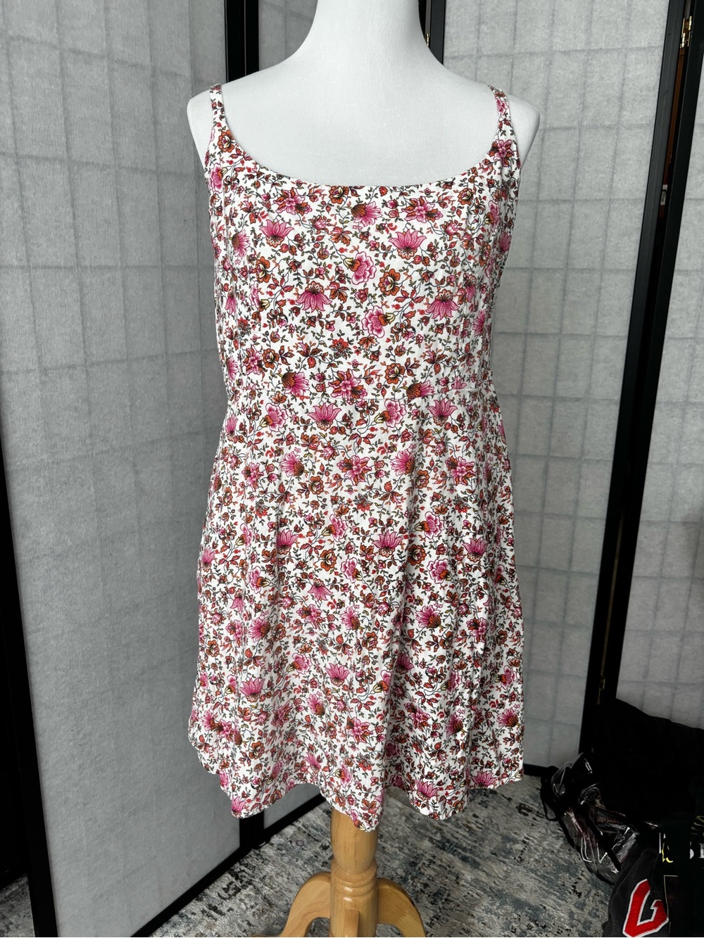 Old Navy. - White Floral Spaghetti-Strap Sundress
